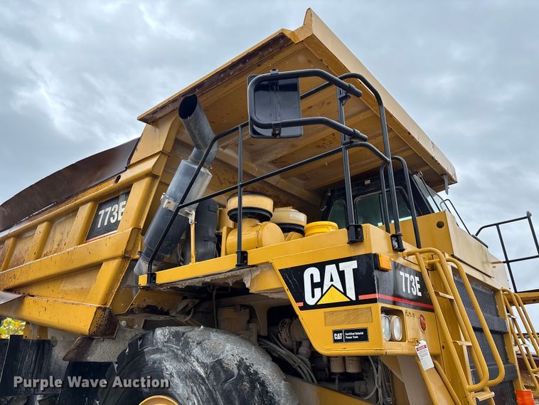 image for item FI1505 2005 Caterpillar 773E haul truck