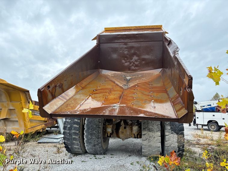 image for item FI1505 2005 Caterpillar 773E haul truck