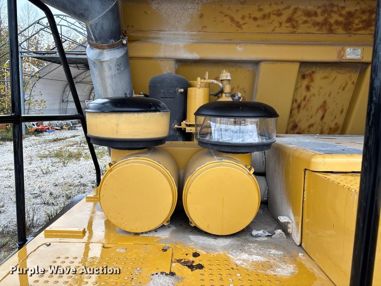 image for item FI1505 2005 Caterpillar 773E haul truck