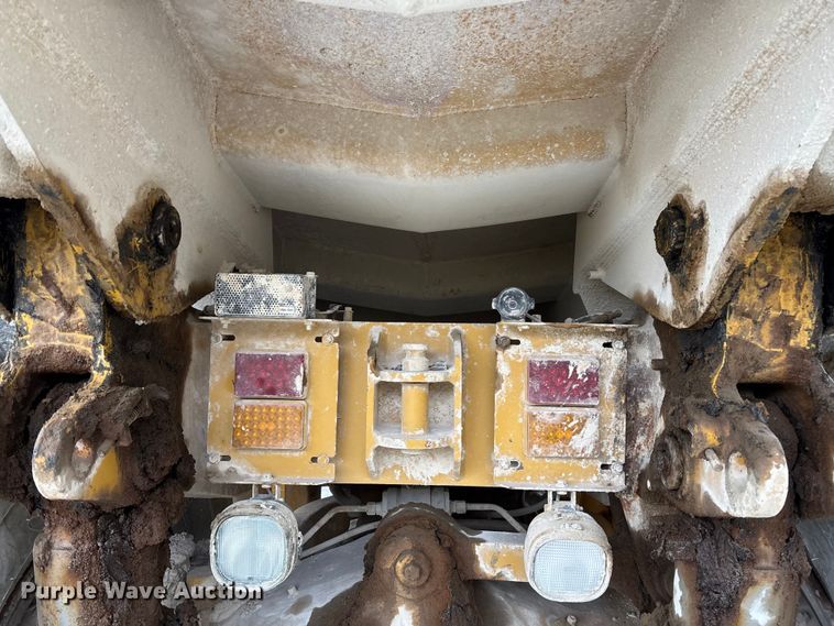 image for item FI1505 2005 Caterpillar 773E haul truck