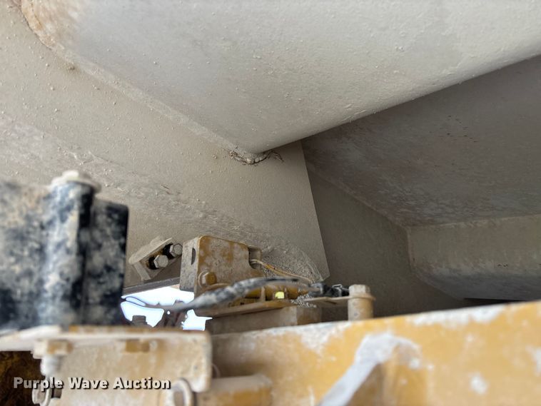 image for item FI1505 2005 Caterpillar 773E haul truck