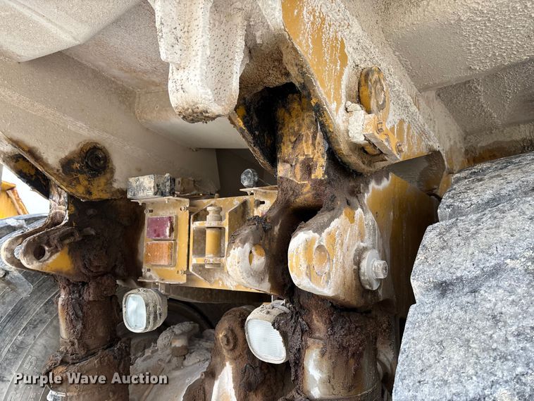 image for item FI1505 2005 Caterpillar 773E haul truck