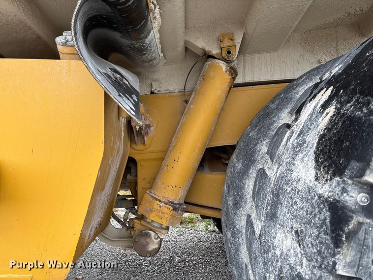 image for item FI1505 2005 Caterpillar 773E haul truck