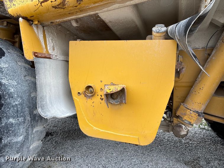 image for item FI1505 2005 Caterpillar 773E haul truck