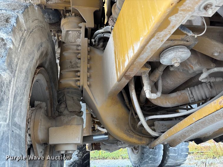 image for item FI1505 2005 Caterpillar 773E haul truck