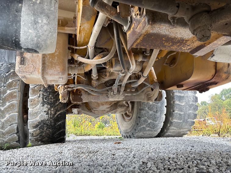 image for item FI1505 2005 Caterpillar 773E haul truck