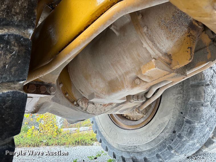 image for item FI1505 2005 Caterpillar 773E haul truck