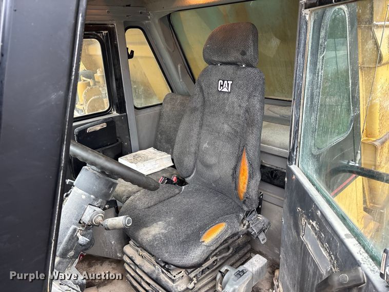 image for item FI1505 2005 Caterpillar 773E haul truck