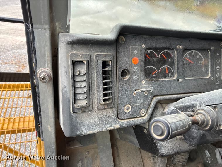 image for item FI1505 2005 Caterpillar 773E haul truck