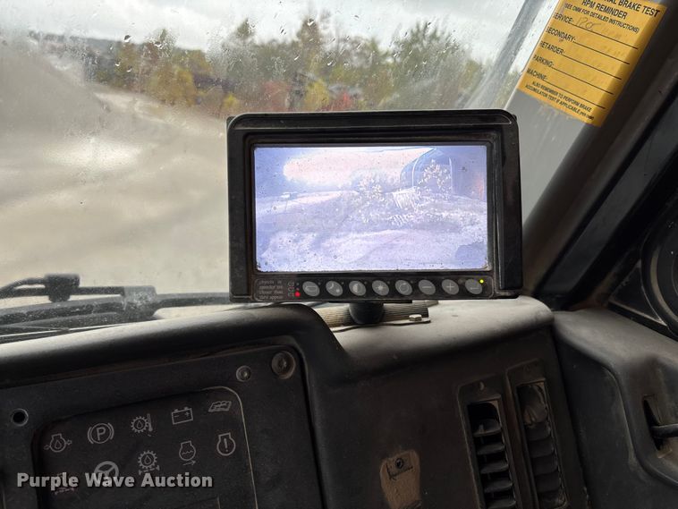 image for item FI1505 2005 Caterpillar 773E haul truck