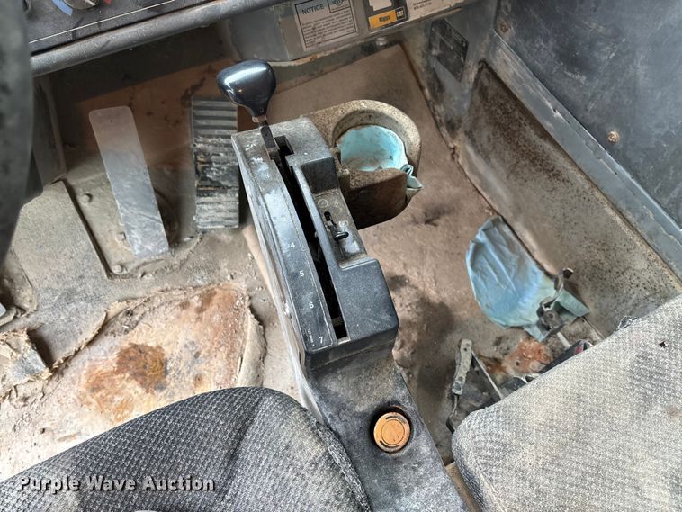 image for item FI1505 2005 Caterpillar 773E haul truck