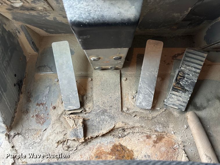 image for item FI1505 2005 Caterpillar 773E haul truck