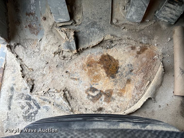 image for item FI1505 2005 Caterpillar 773E haul truck