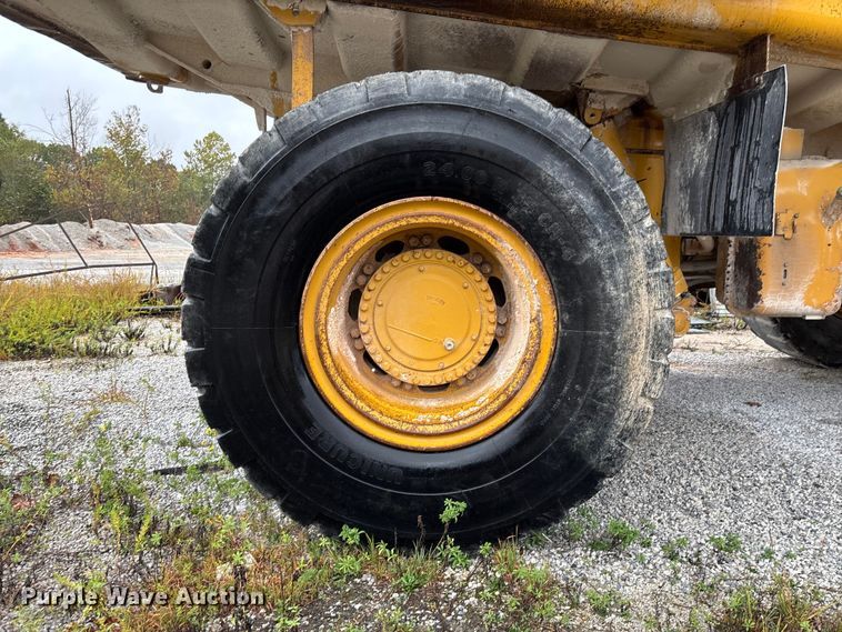 image for item FI1505 2005 Caterpillar 773E haul truck