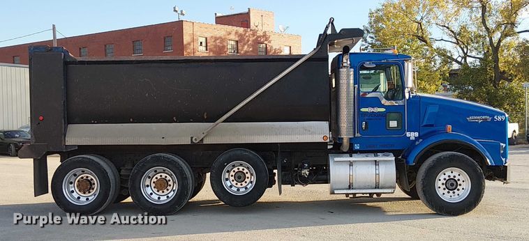 image for item FK0507 2005 Kenworth T800 dump truck