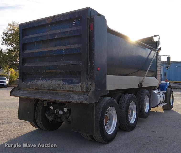 image for item FK0507 2005 Kenworth T800 dump truck