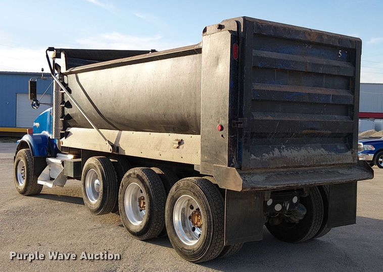 image for item FK0507 2005 Kenworth T800 dump truck