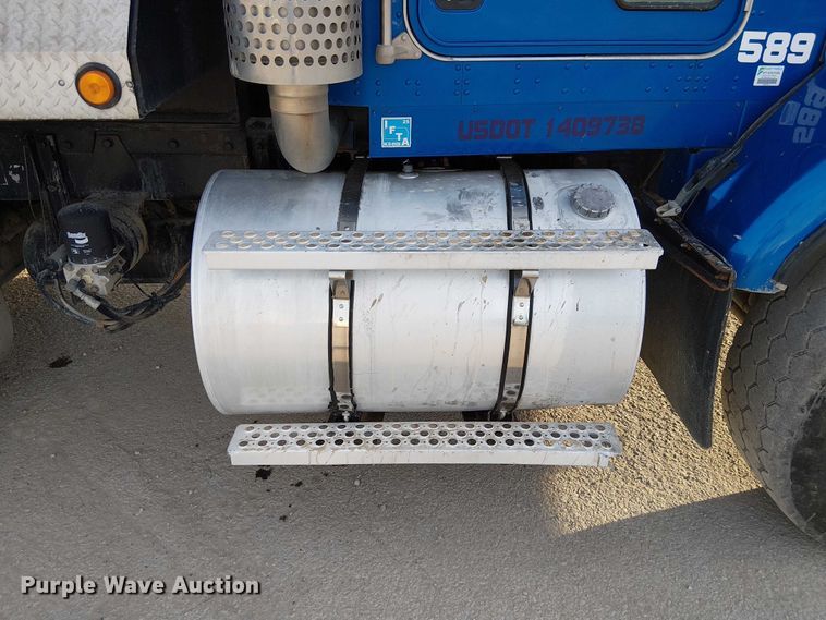 image for item FK0507 2005 Kenworth T800 dump truck