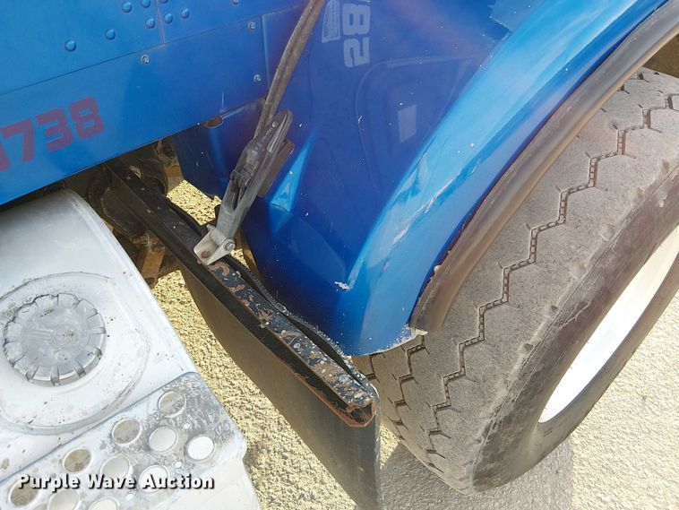 image for item FK0507 2005 Kenworth T800 dump truck