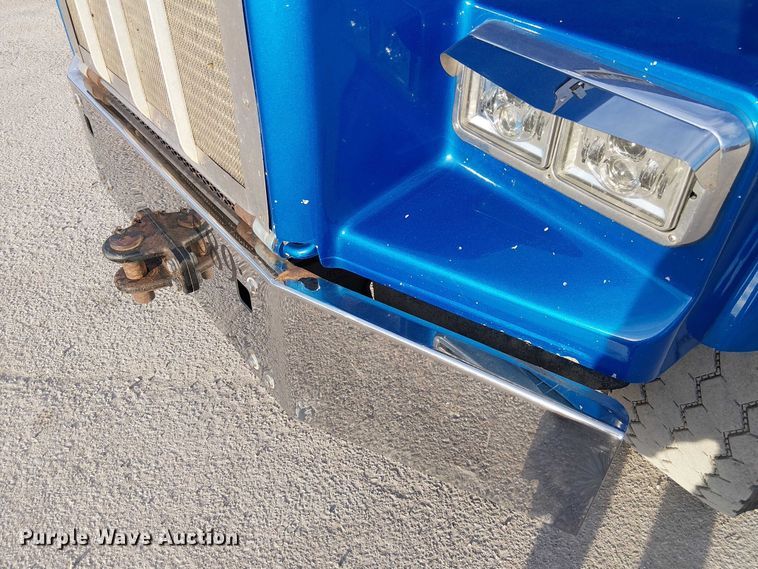 image for item FK0507 2005 Kenworth T800 dump truck