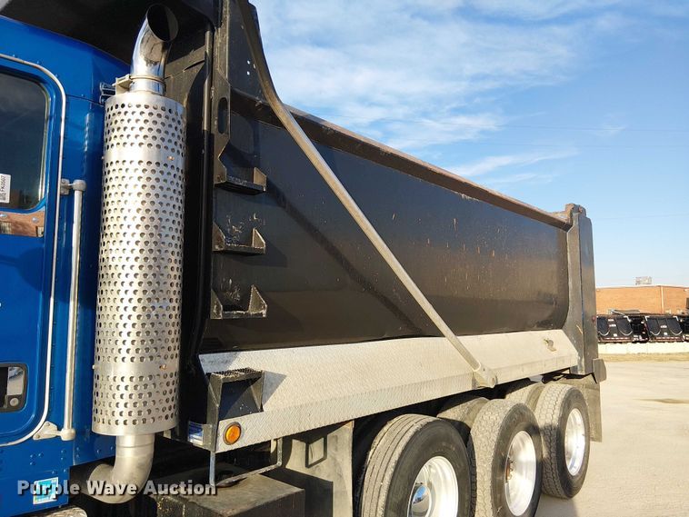 image for item FK0507 2005 Kenworth T800 dump truck