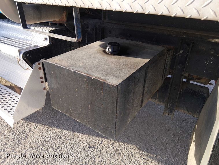 image for item FK0507 2005 Kenworth T800 dump truck