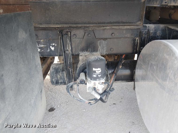 image for item FK0507 2005 Kenworth T800 dump truck