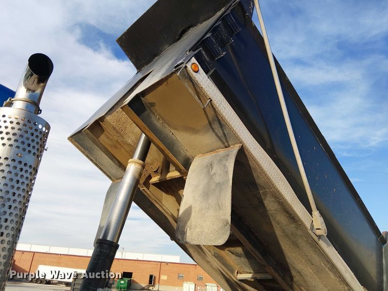 image for item FK0507 2005 Kenworth T800 dump truck