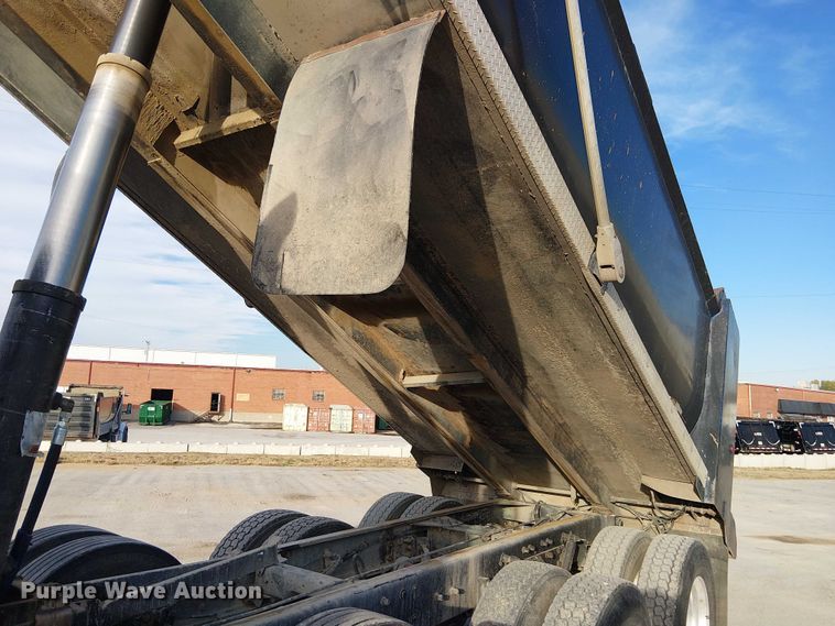 image for item FK0507 2005 Kenworth T800 dump truck