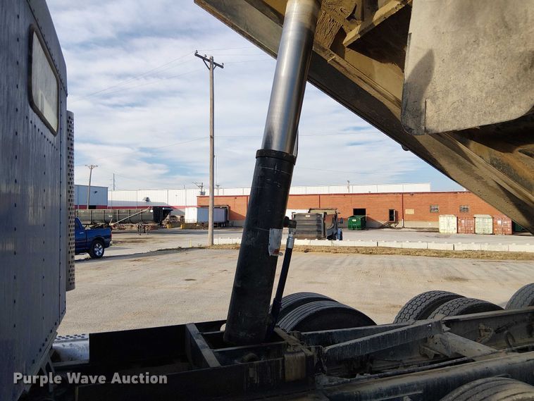 image for item FK0507 2005 Kenworth T800 dump truck