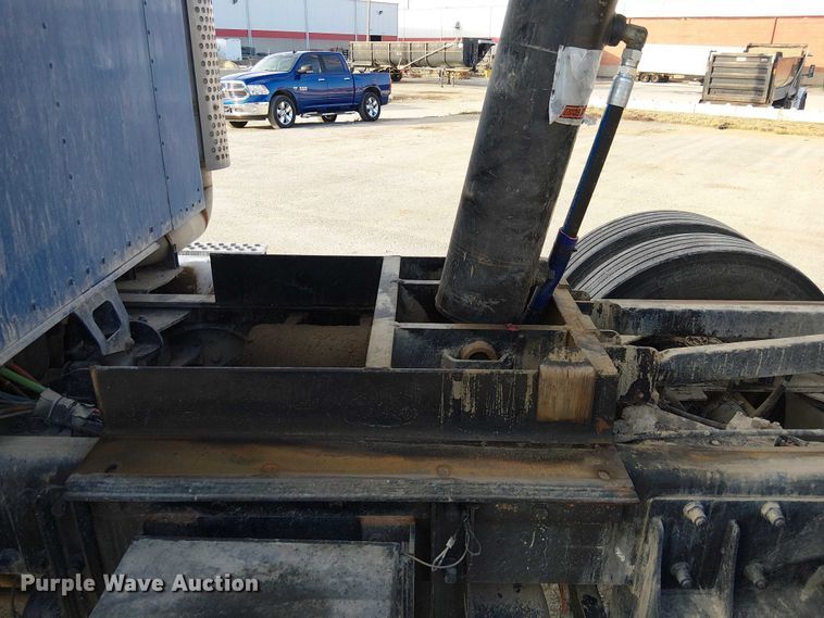 image for item FK0507 2005 Kenworth T800 dump truck