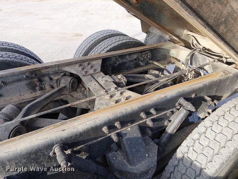 image for item FK0507 2005 Kenworth T800 dump truck