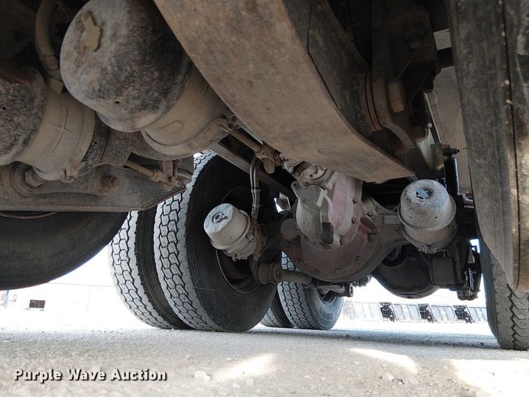 image for item FK0507 2005 Kenworth T800 dump truck