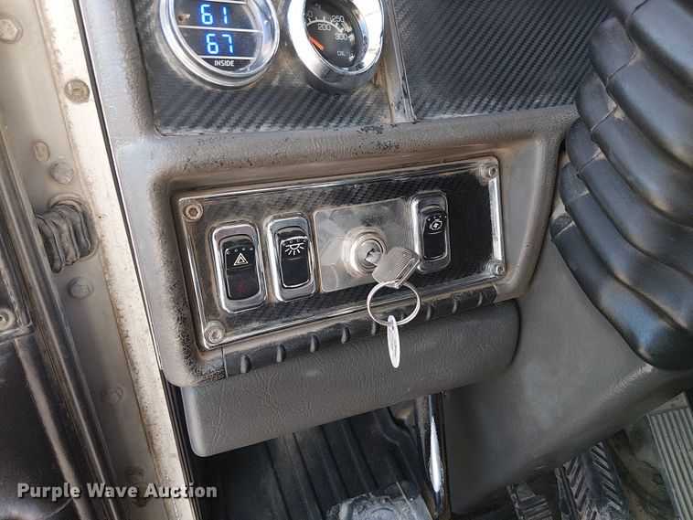 image for item FK0507 2005 Kenworth T800 dump truck