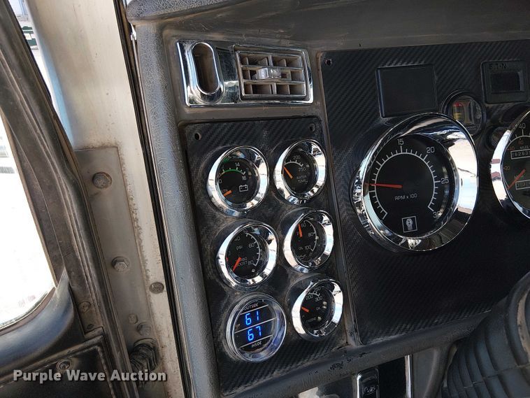 image for item FK0507 2005 Kenworth T800 dump truck