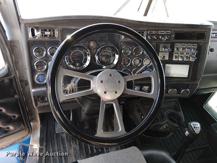 image for item FK0507 2005 Kenworth T800 dump truck