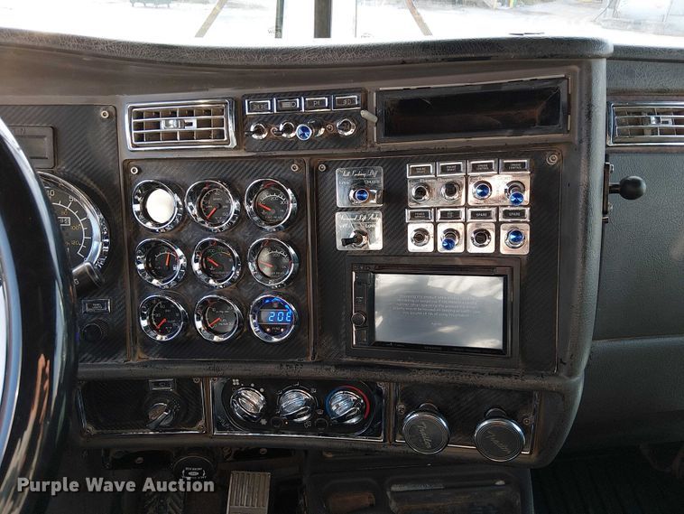 image for item FK0507 2005 Kenworth T800 dump truck