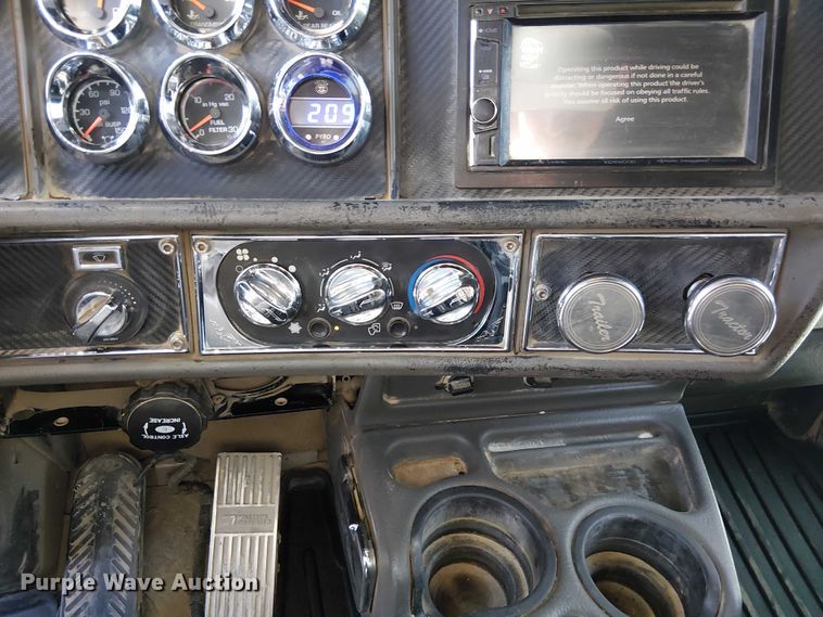 image for item FK0507 2005 Kenworth T800 dump truck