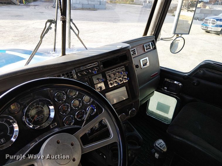 image for item FK0507 2005 Kenworth T800 dump truck