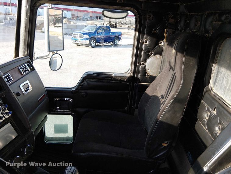 image for item FK0507 2005 Kenworth T800 dump truck