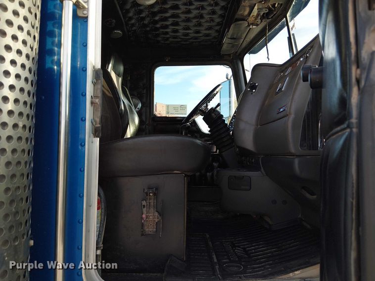 image for item FK0507 2005 Kenworth T800 dump truck