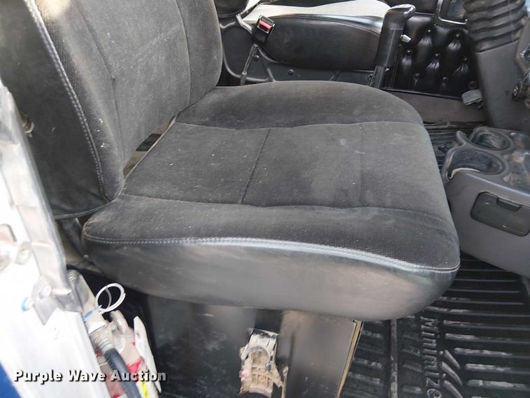 image for item FK0507 2005 Kenworth T800 dump truck