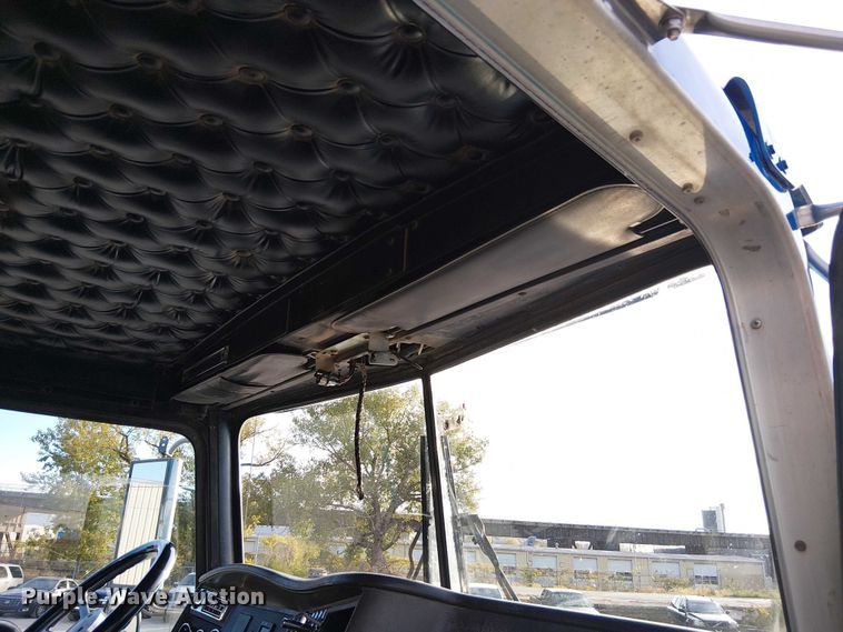 image for item FK0507 2005 Kenworth T800 dump truck