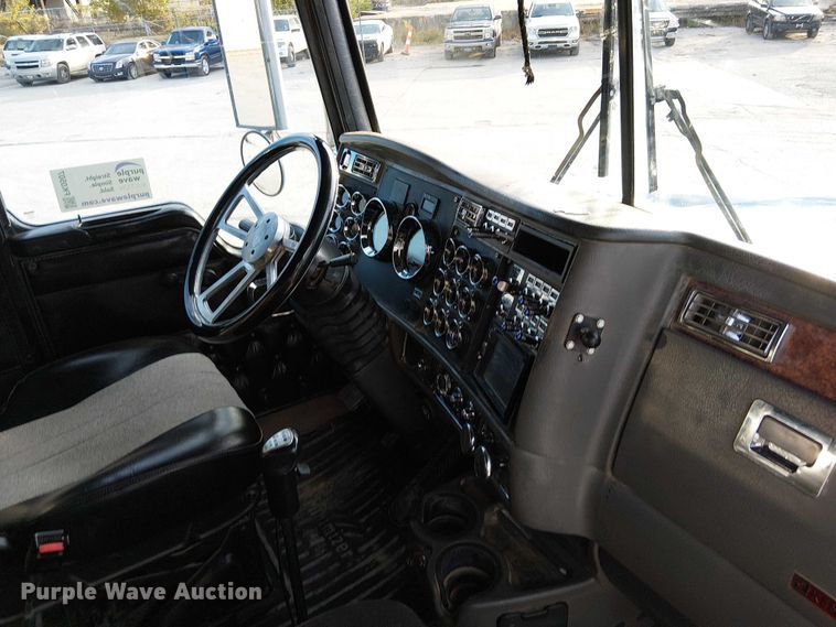 image for item FK0507 2005 Kenworth T800 dump truck