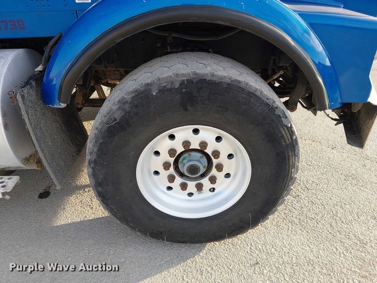 image for item FK0507 2005 Kenworth T800 dump truck