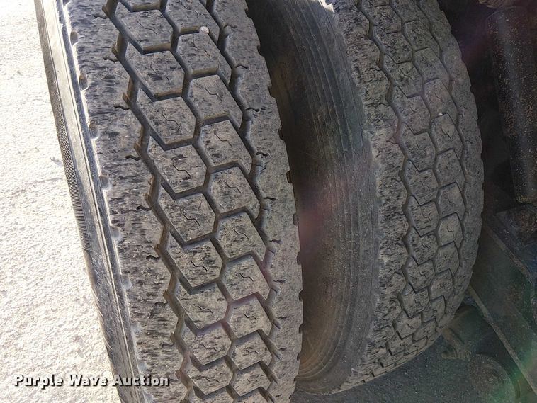 image for item FK0507 2005 Kenworth T800 dump truck