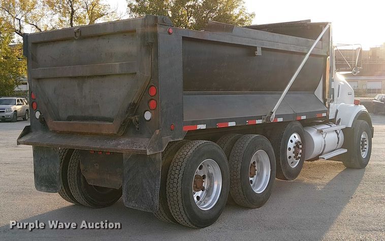 image for item FK0508 2006 Kenworth T800 dump truck