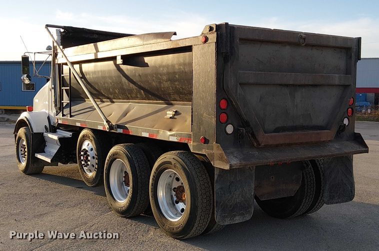 image for item FK0508 2006 Kenworth T800 dump truck