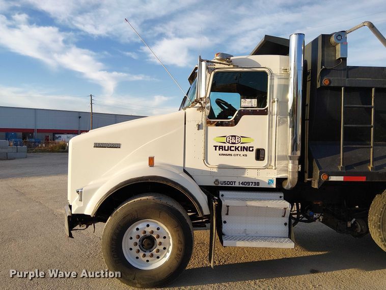 image for item FK0508 2006 Kenworth T800 dump truck