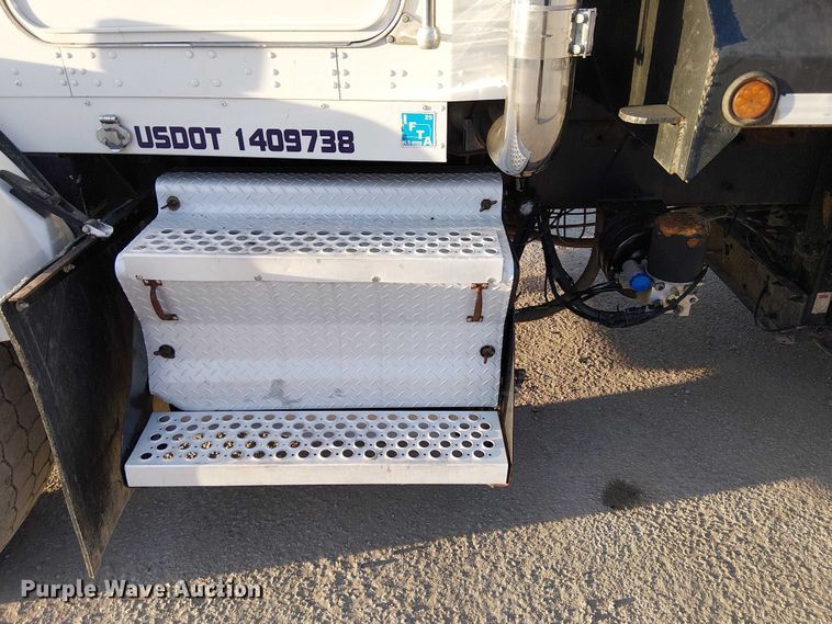 image for item FK0508 2006 Kenworth T800 dump truck